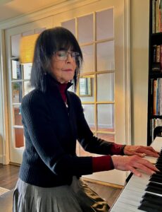 Elizabeth Rodgers at the piano